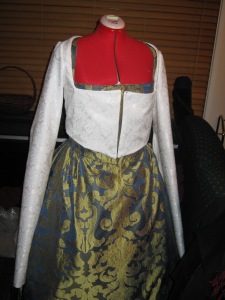 Gown bodice and sleeves over kirtle